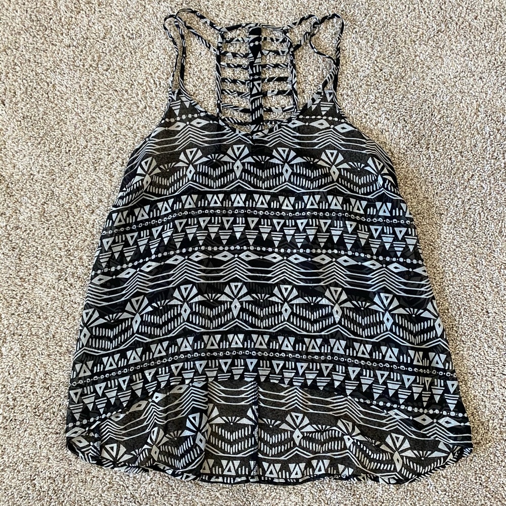 Forever 21 women’s black aztec top size Small
